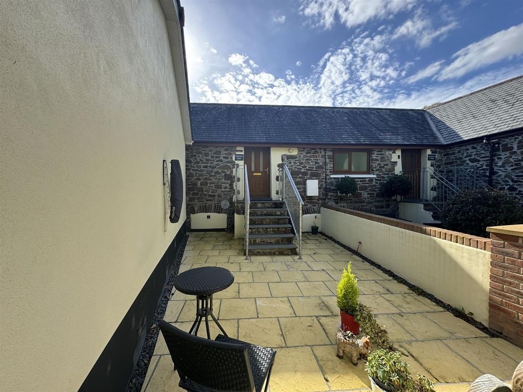 Property photo 1 of 5 External.Jpeg