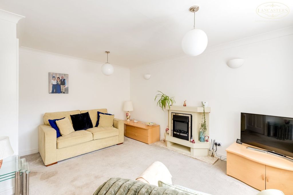 Property photo 3 of 16 Reception Room
