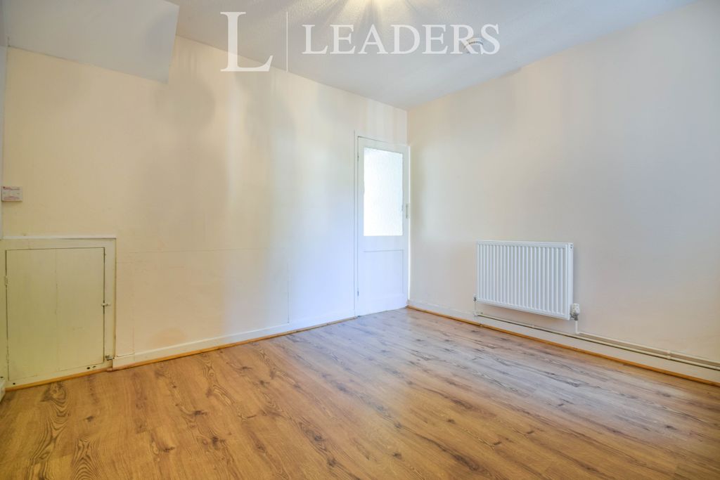 Property photo 3 of 9 Internal