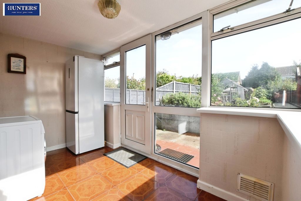 Property photo 2 of 16 Conservatory