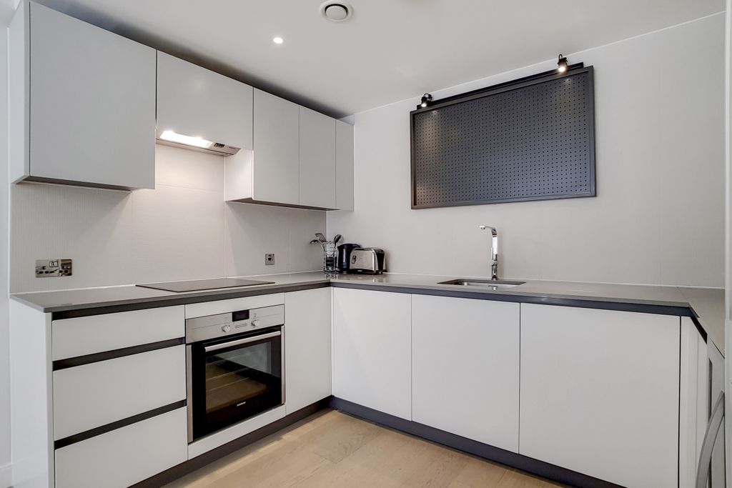 Property photo 2 of 14 4_Kitchen_Recepti...