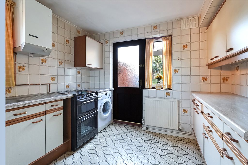 Property photo 3 of 14 Kitchen