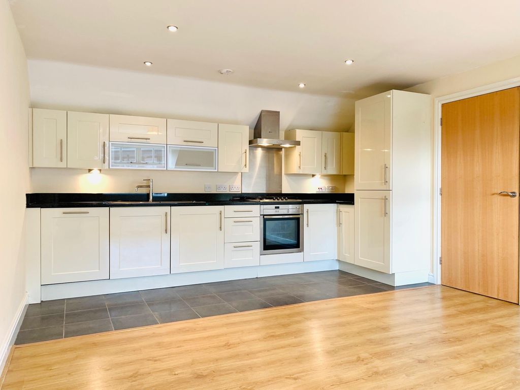 Property photo 1 of 11 Kitchen