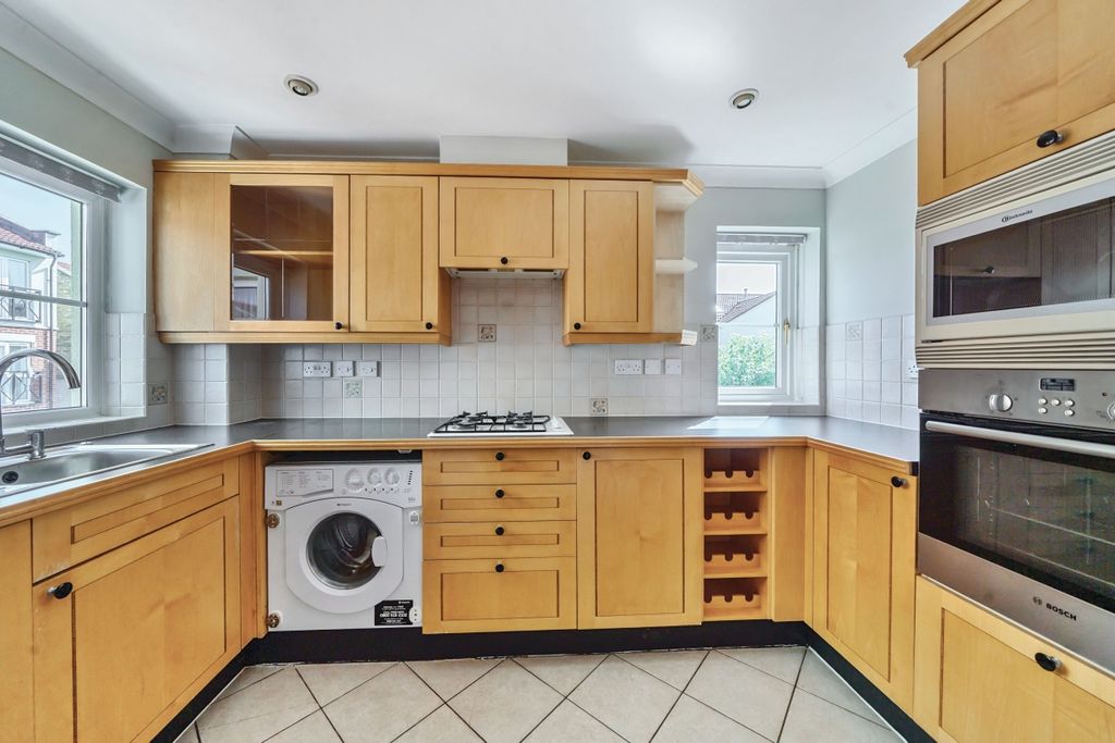 Property photo 1 of 12 8-1340825-8-689F0...