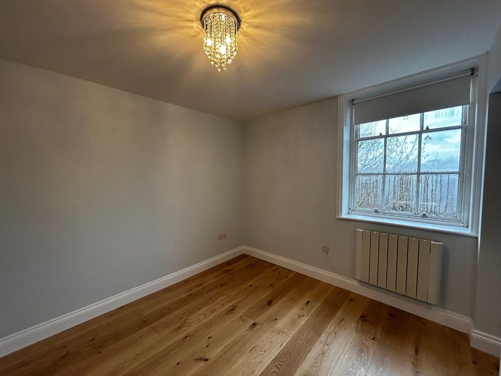 Property photo 3 of 9 4772822