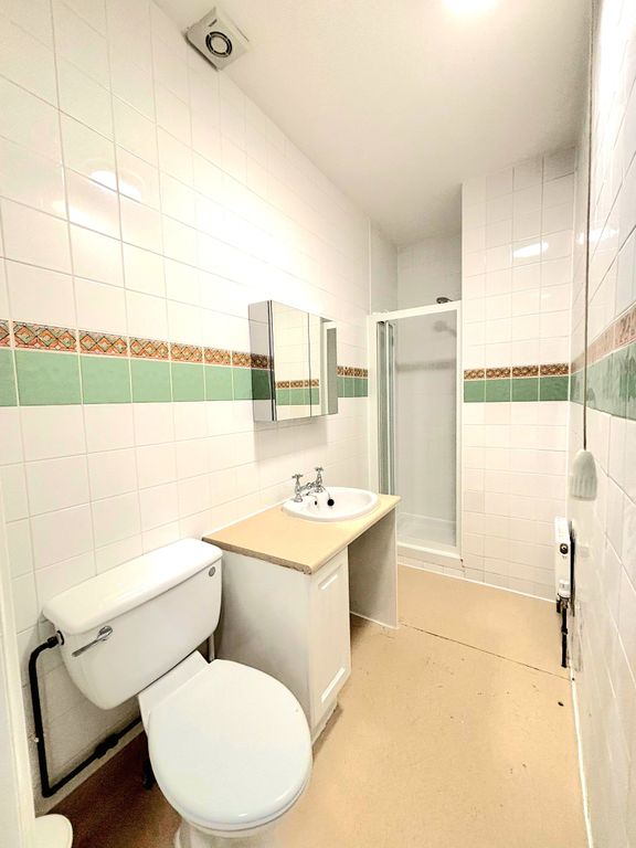 Property photo 2 of 3 Shared Shower Room With One Other