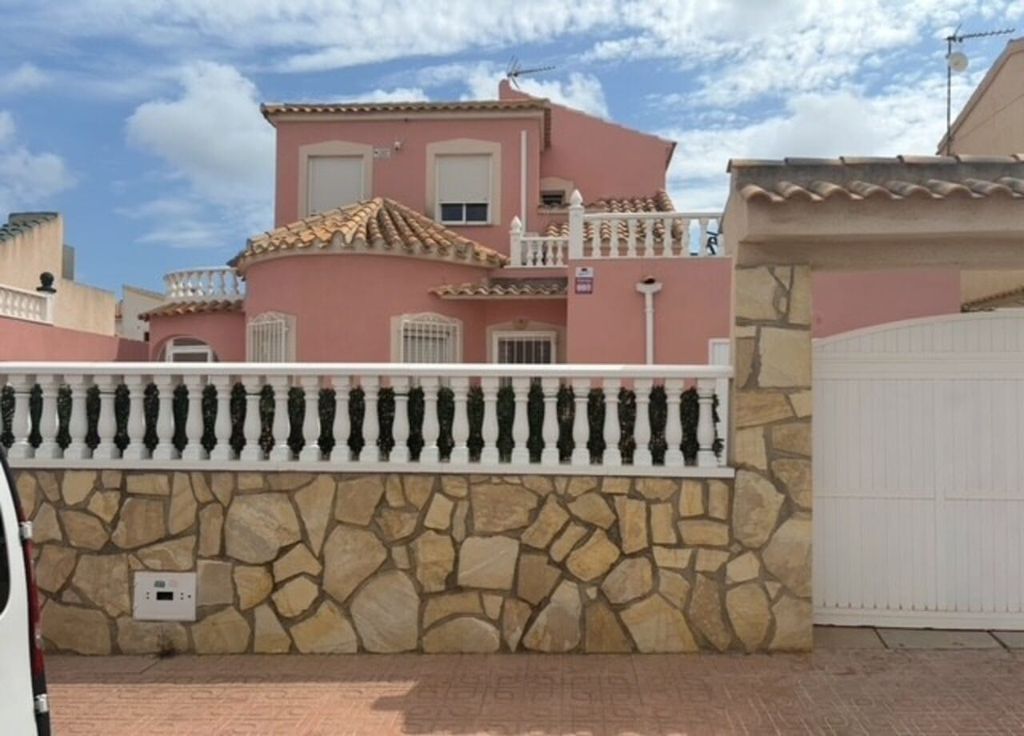 Property photo 1 of 38