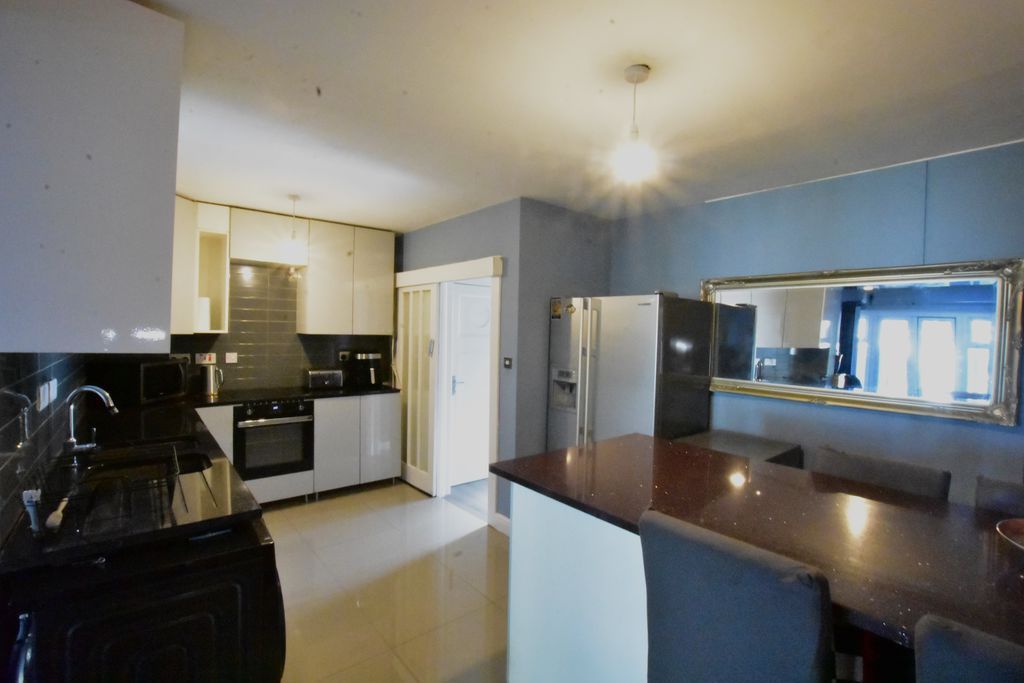 Property photo 3 of 11 Photo 13