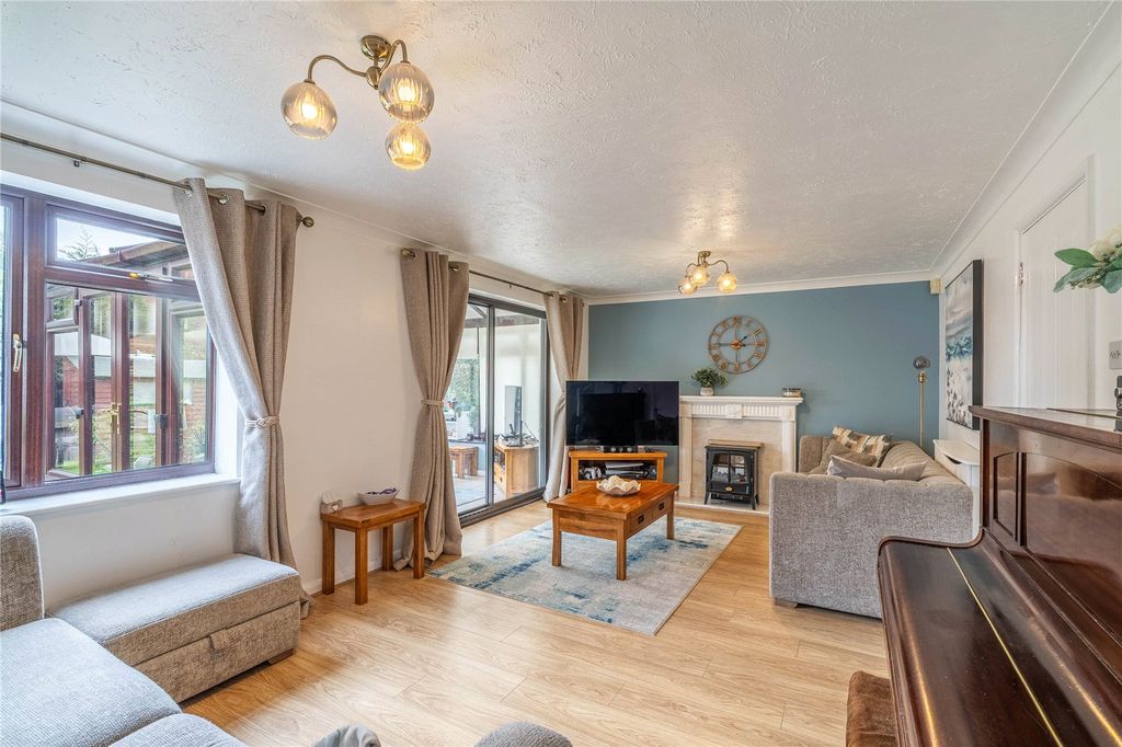 Property photo 2 of 38 Picture No. 37
