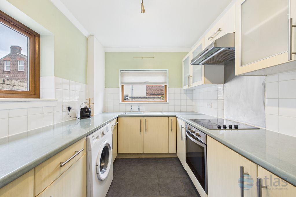 Property photo 3 of 20 Kitchen