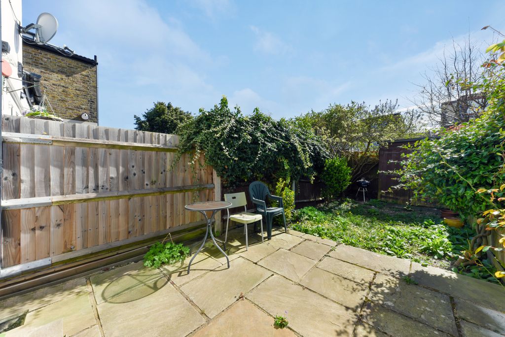 Property photo 2 of 10 Picture No. 23