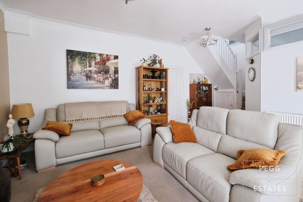 Property photo 2 of 30