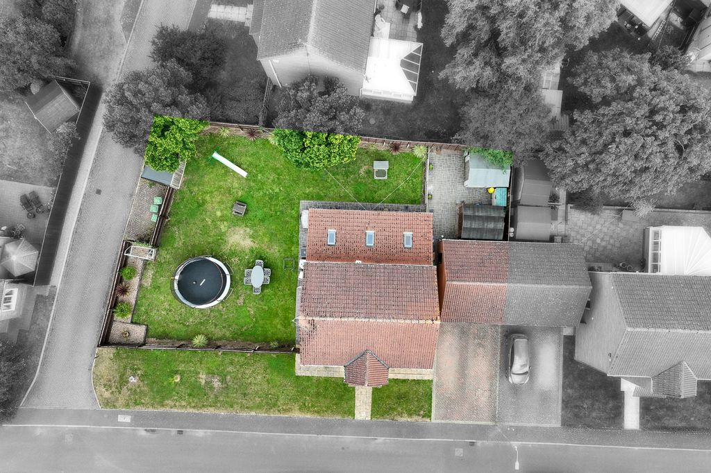 Property photo 2 of 37