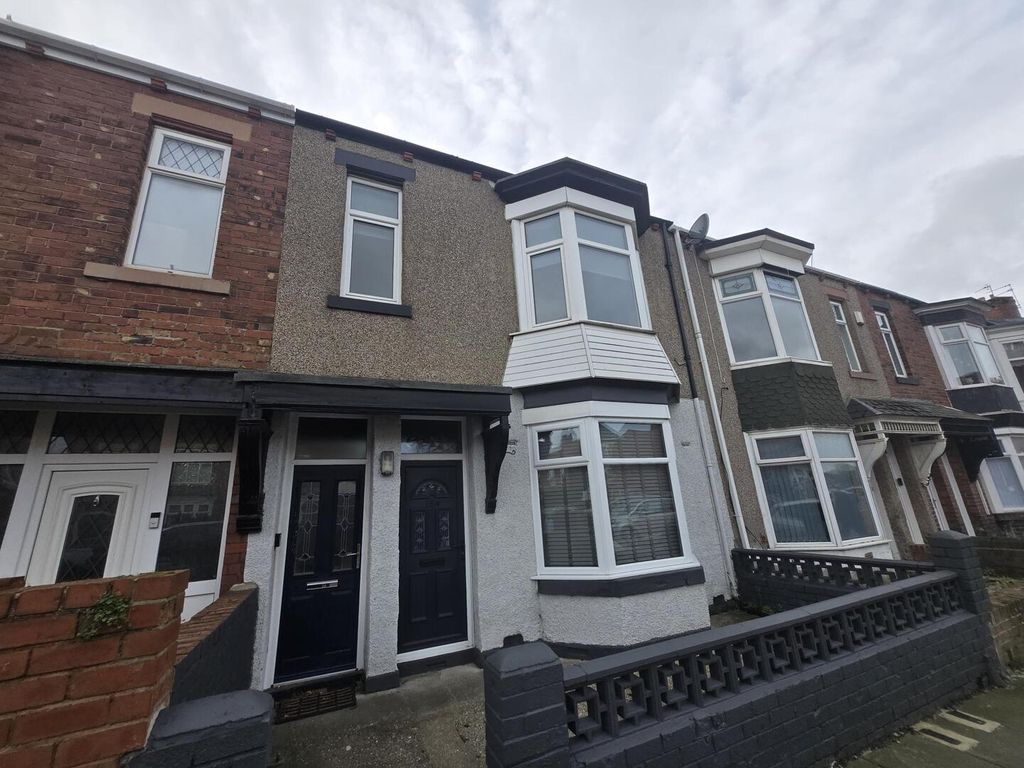 Property photo 1 of 7 Front (Exterior)