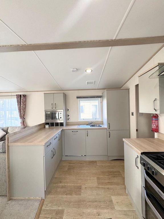 Property photo 3 of 12 Photo 10