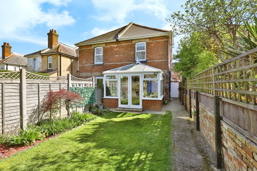 Property photo 2 of 17 Photo