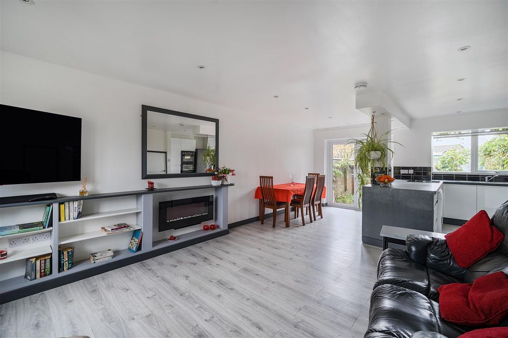 Property photo 2 of 15 Open Plan Living Room