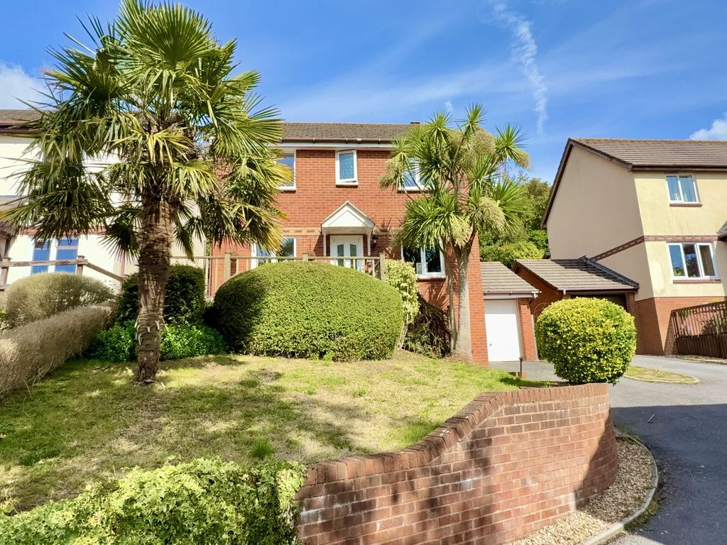 Property photo 1 of 28