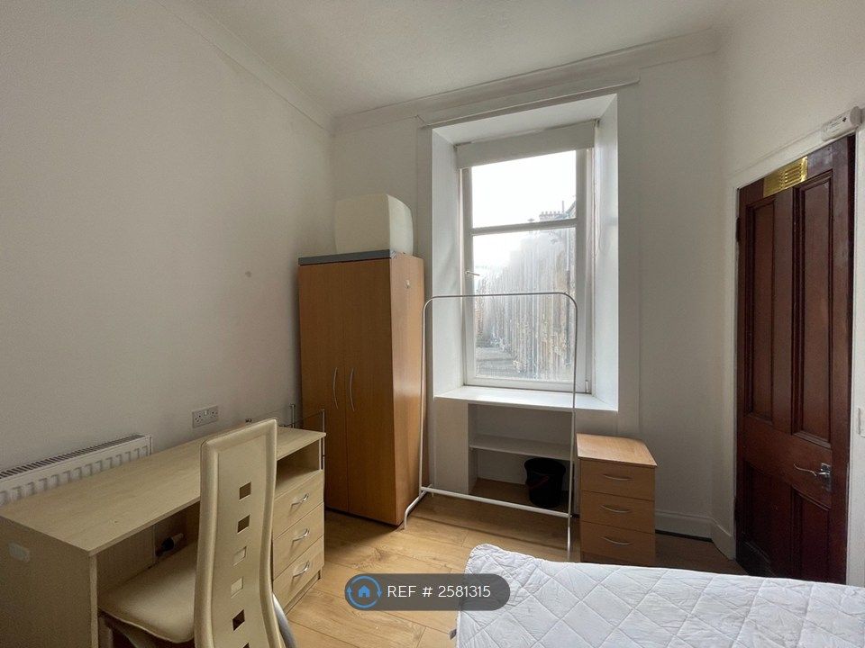 Property photo 2 of 13 Bedroom1