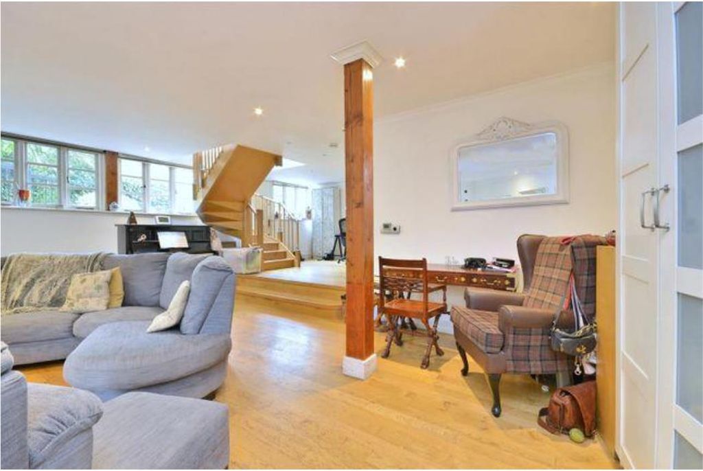 Property photo 1 of 8 Main-Image-228