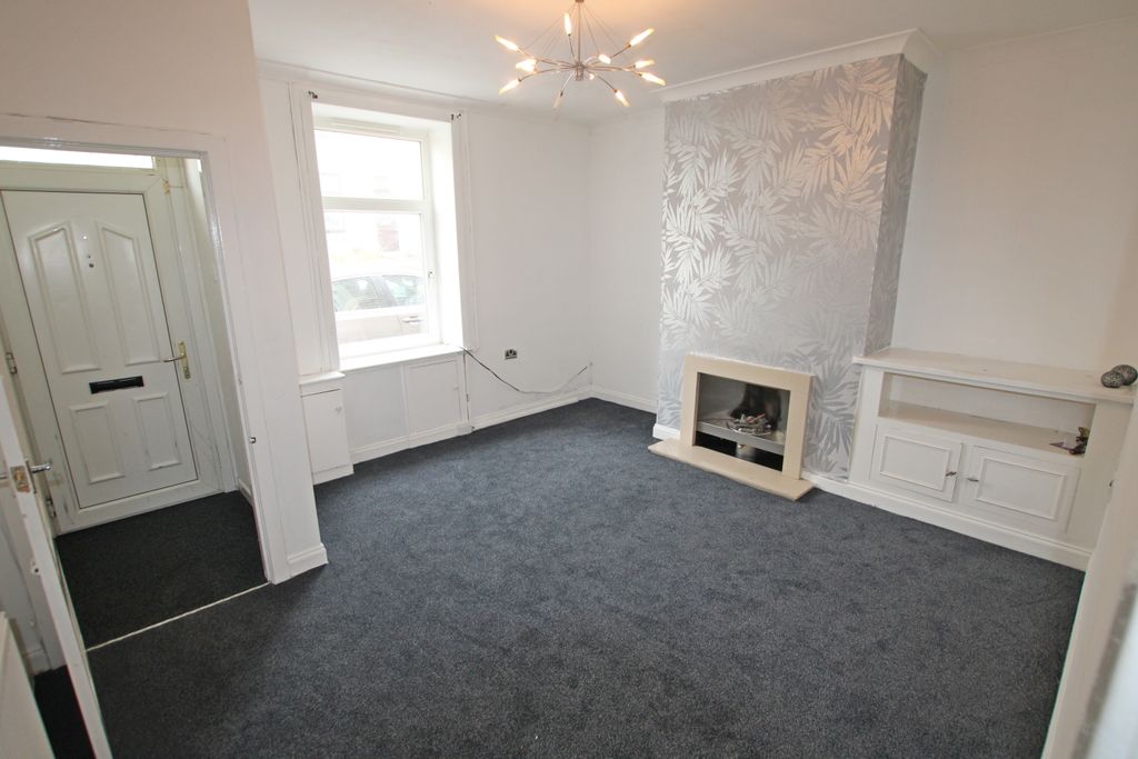 Property photo 2 of 8 2