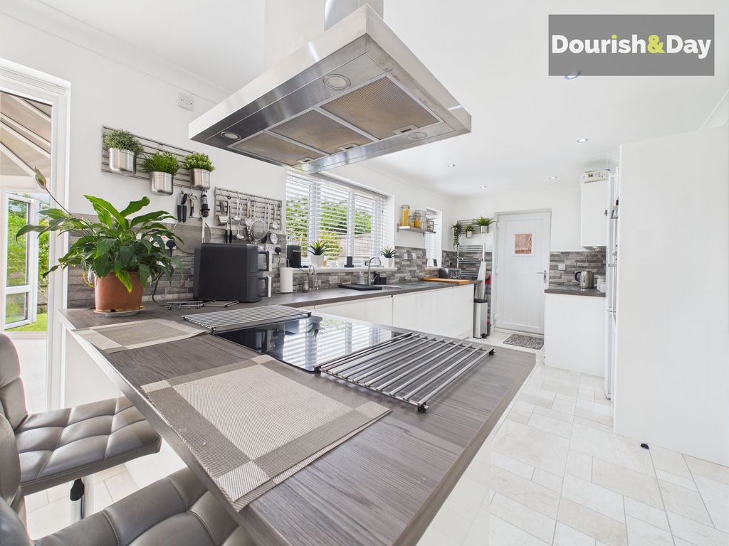 Property photo 2 of 15 Kitchen Diner