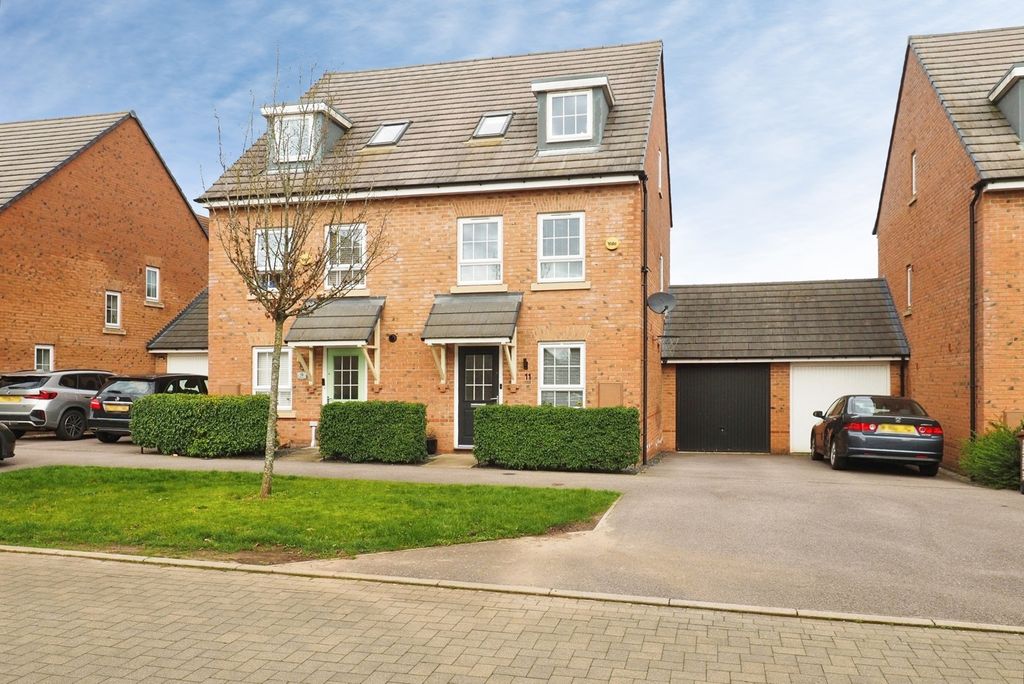 Property photo 1 of 18 Front