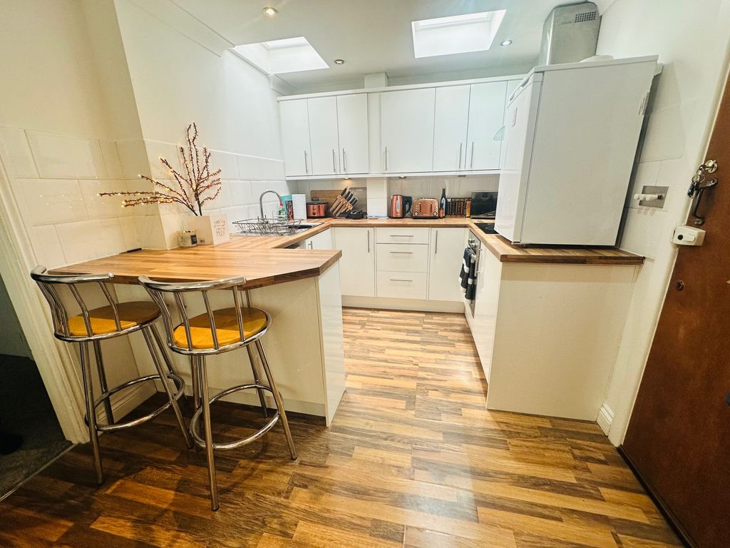 Property photo 1 of 12 Image