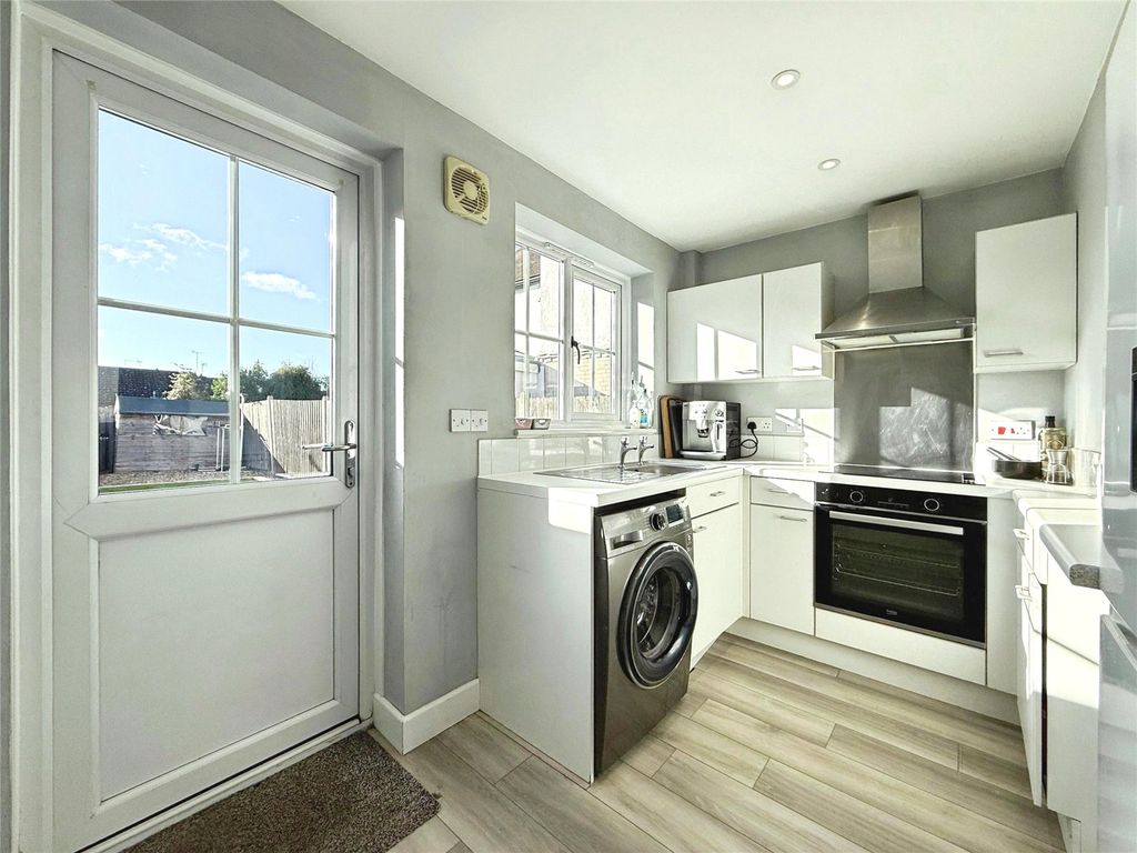 Property photo 3 of 17 Picture No. 18