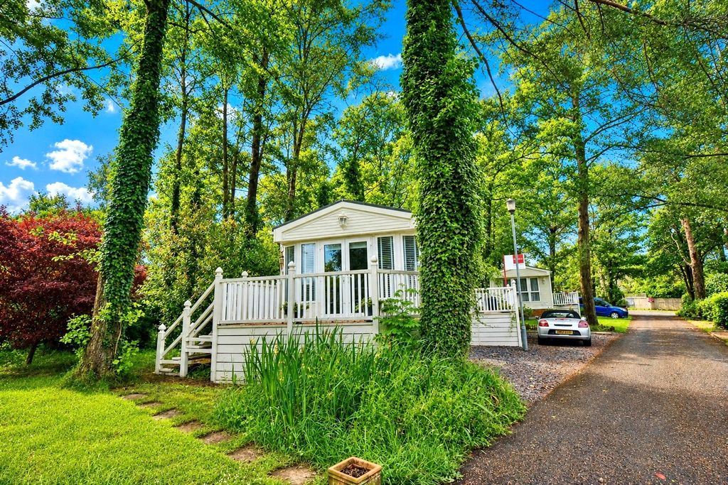 Property photo 1 of 19 Front