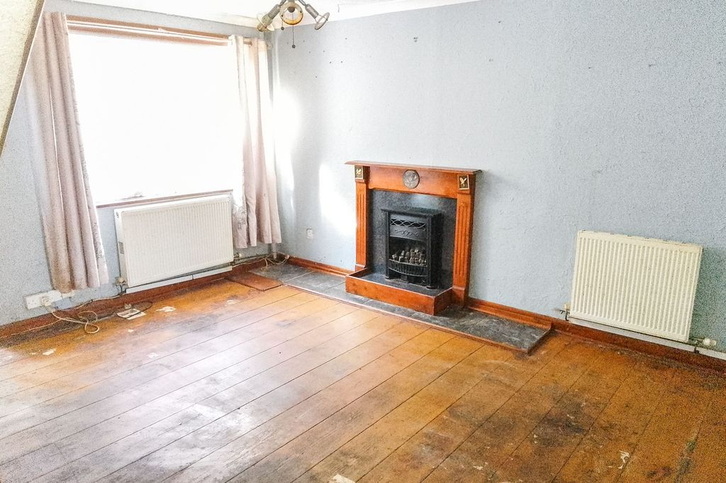 Property photo 2 of 18 24 Conisborough, Toothill, Swindon Sn5 8Es