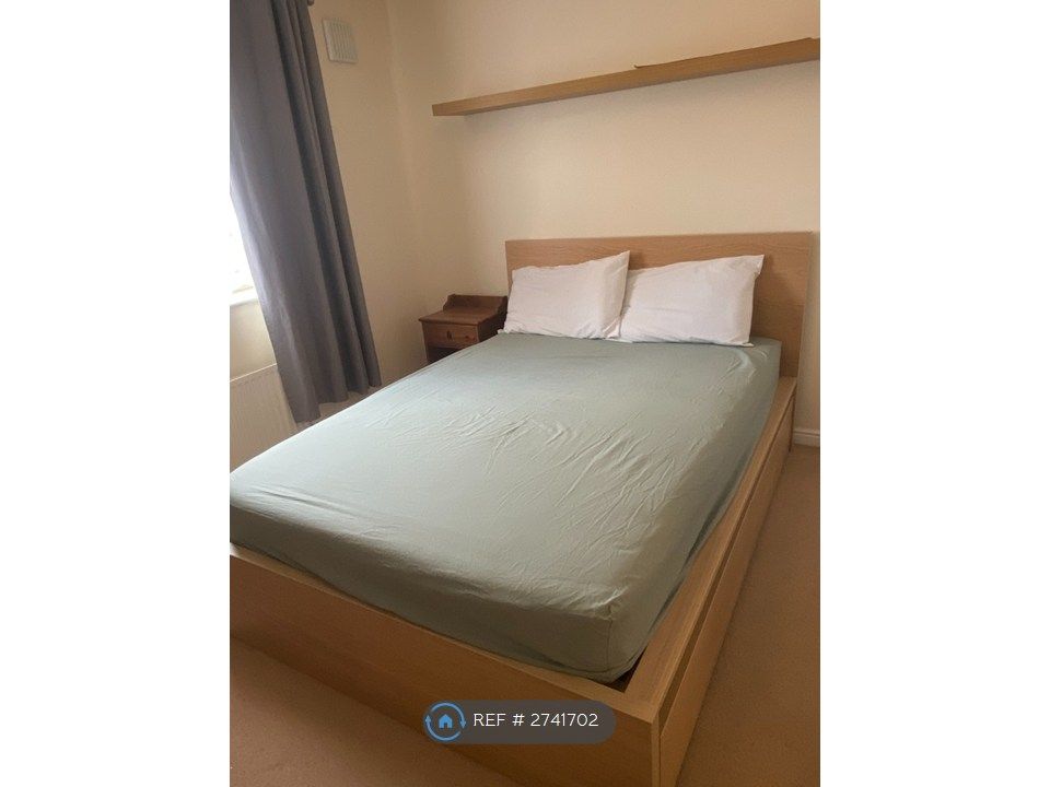 Property photo 3 of 11 Master Bedroom