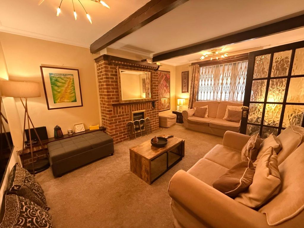 Property photo 1 of 14 5 Bedroom  For Sale