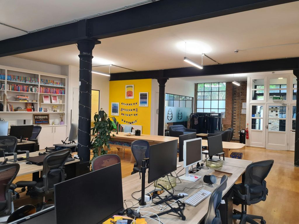 Property photo 3 of 15 Int 2.Jpg