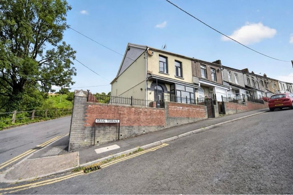 Property photo 2 of 30