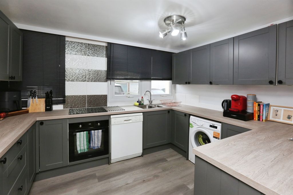 Property photo 3 of 30