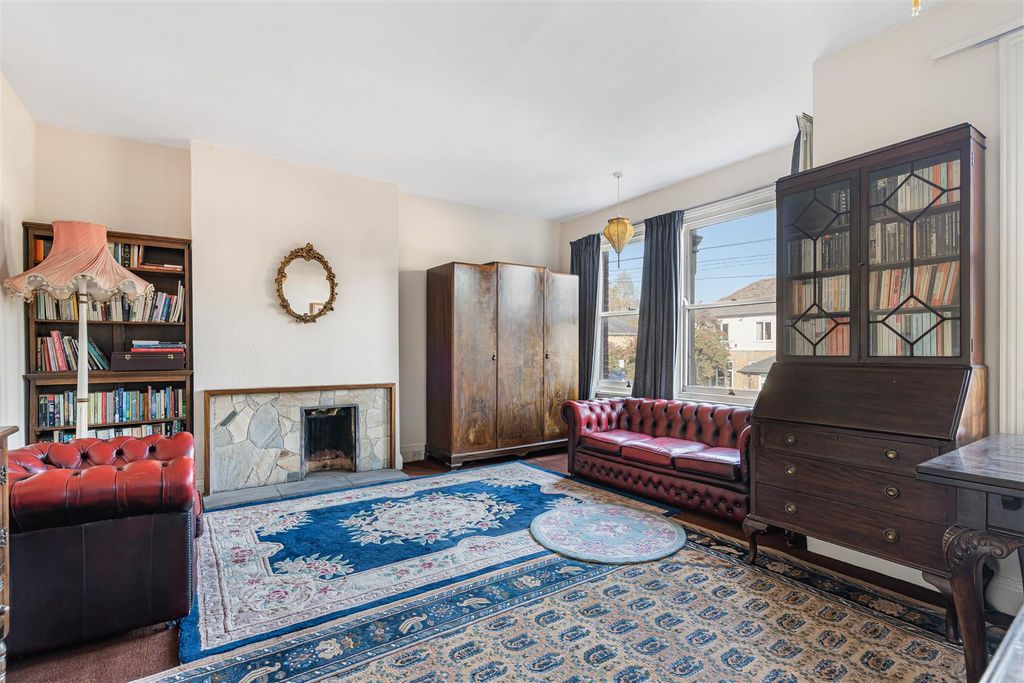 Property photo 2 of 14