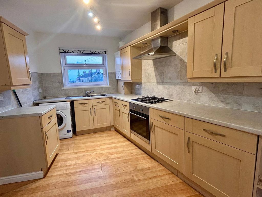 Property photo 1 of 8 2 Bed End Terrace To Rent Enfield Street, Port Talbot Sa12