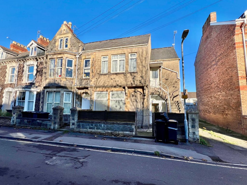 Property photo 1 of 19 Front