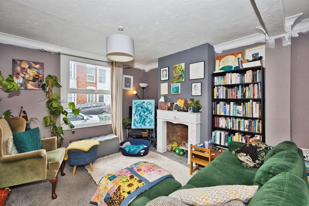 Property photo 2 of 16