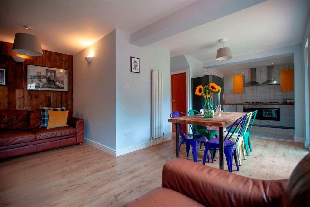 Property photo 3 of 9 Bright Open-Plan Living And Dining Area...