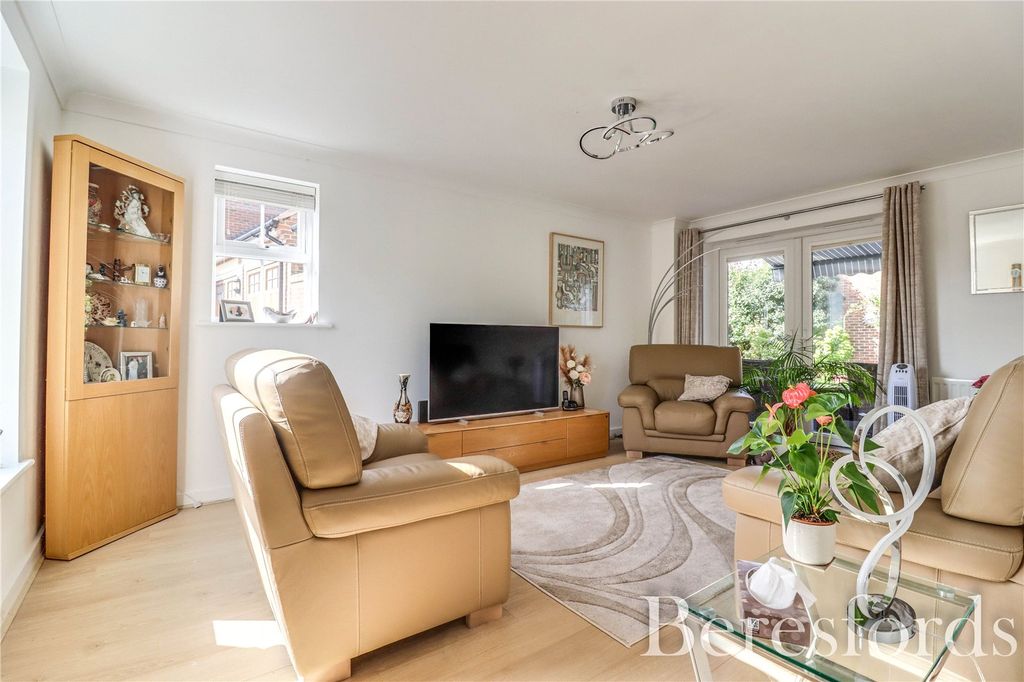 Property photo 3 of 21 Picture No. 14