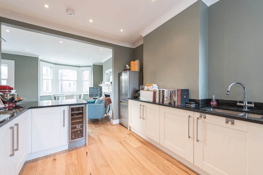 Property photo 3 of 16 Framfield Road