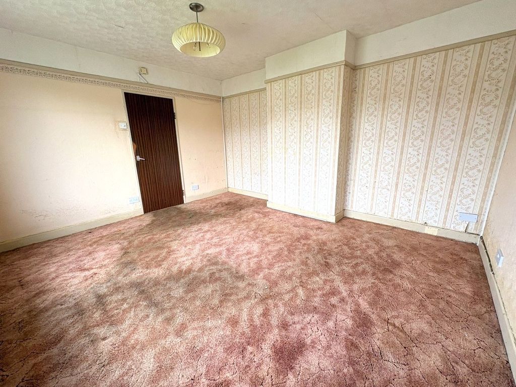 Property photo 2 of 13 Picture No. 18