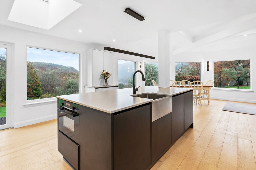 Property photo 3 of 37 Kitchen