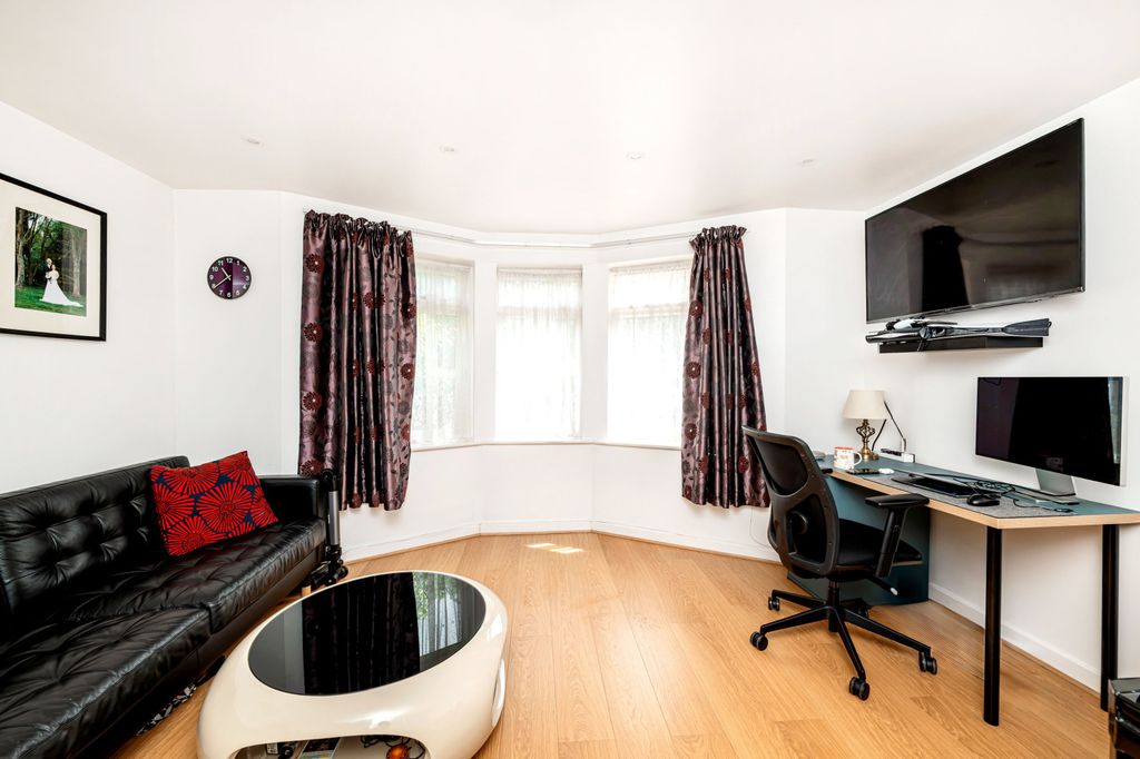 Property photo 2 of 12 Picture No. 02
