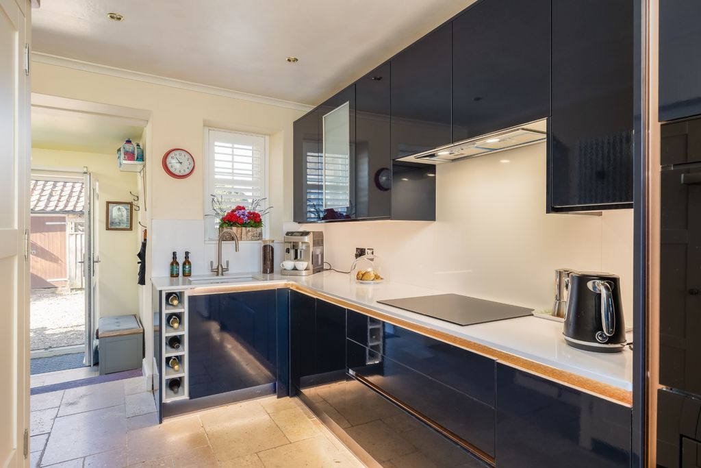 Property photo 2 of 19 Photo 18