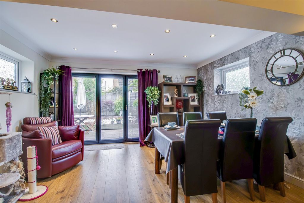 Property photo 3 of 21