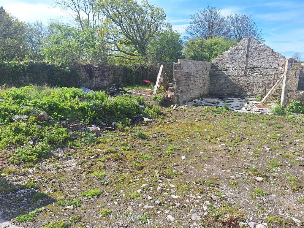 Property photo 3 of 13