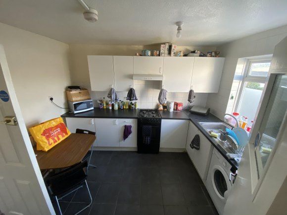 Property photo 2 of 11 Kitchen